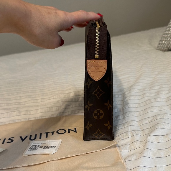 Louis Vuitton Monogram Toiletry Bag in Brown - Picture 3 of 16